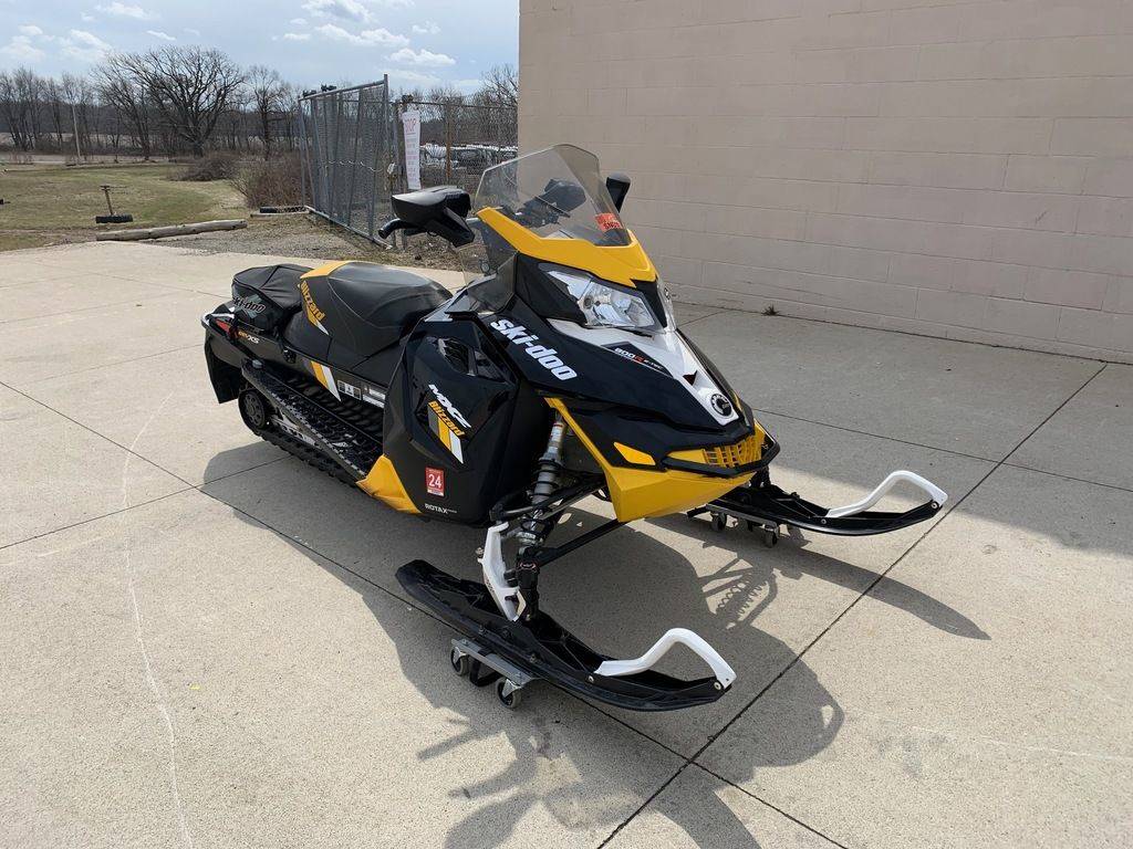 nitro 2017 SKI-DOO MXZ BLIZZARD ROTAX 800R E-TEC FOR $98 BW!